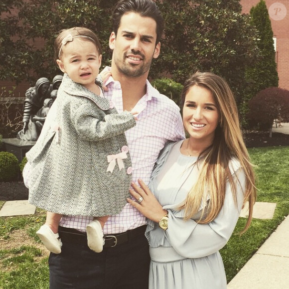 Photo de Jessie James Decker en famille avec son mari Eric et leur fille Vivianne, sur Instagram, pour Pâques 2015.