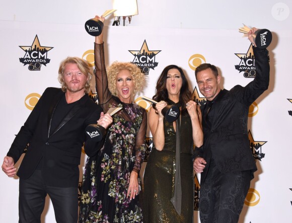 Little Big Town lors des 50ème Academy of Country Music Awards au Stadium d'Arlington, Texas, le 19 avril 2015 