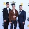Nick Jonas, Dan+Shay lors des 50ème Academy of Country Music Awards au Stadium d'Arlington, Texas, le 19 avril 2015 