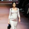 Bianca Balti enceinte - Défilé Dolce & Gabbana lors de la fashion week à Milan, le 1er mars 2015.