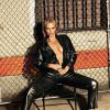Charlize Theron électrique, féminine et rebelle dans le numéro de mai 2015 de W magazine.