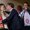 Pierre Casiraghi et sa fiancée Beatrice Borromeo, moment de tendresse au Stade Louis-II le 22 avril 2015 lors du quart de finale retour de Ligue des Champions entre l'AS Monaco et la Juventus de Turin.