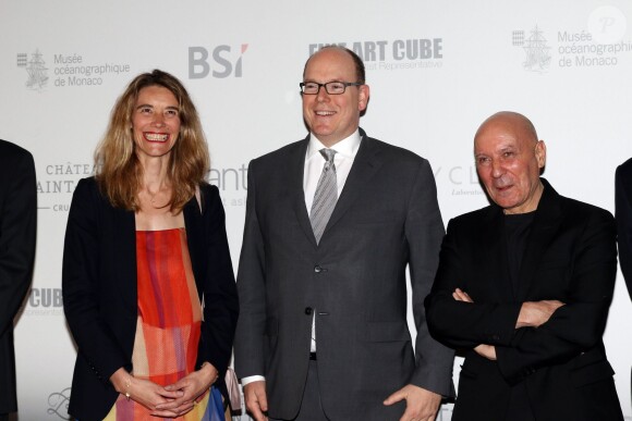 Le prince Albert II de Monaco prenait part le 22 avril 2015 au vernissage de l'exposition Another Day on Earth du photographe Gérard Rancinan, au Musée Océanographique de Monaco, en présence de l'artiste.