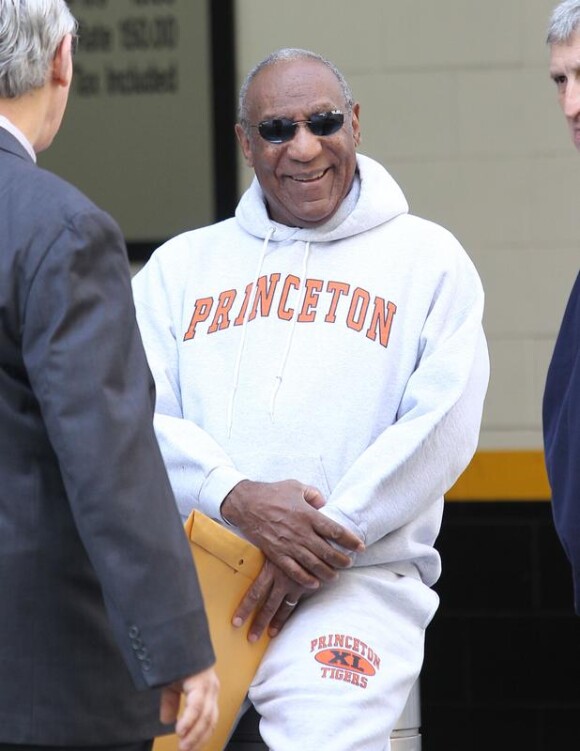 Bill Cosby très élégant dans les rues de New York le 15 avril 2010