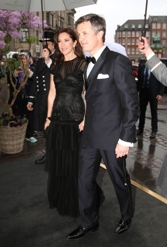 La princesse Mary et le prince Frederik de Danemark lors d'un événement pour les 260 ans de l'Hôtel d'Angleterre, à Copenhague, le 25 avril 2015