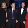 Tea Leoni, Bob Woodard, Tim Daly & Madeline Albright sur le tapis rouge de la soirée White House Correspondent's Association Gala au Washington Hilton à Washington, le 25 avril 2015