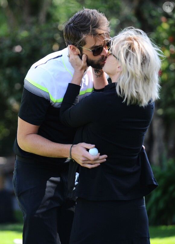 Jennie Garth et son fiancé David Abrams passent la journée au Golf de Calabasas, Los Angeles, le 26 avril 2015