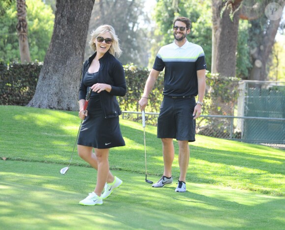 Jennie Garth et son fiancé David Abrams passent la journée au Golf de Calabasas, Los Angeles, le 26 avril 2015