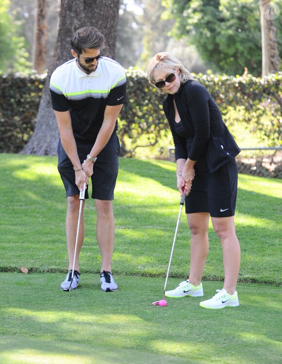 Jennie Garth et son fiancé David Abrams passent la journée au Golf de Calabasas, Los Angeles, le 26 avril 2015