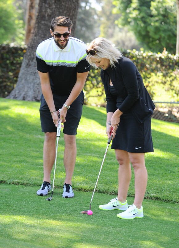 Jennie Garth et son fiancé David Abrams passent la journée au Golf de Calabasas, Los Angeles, le 26 avril 2015