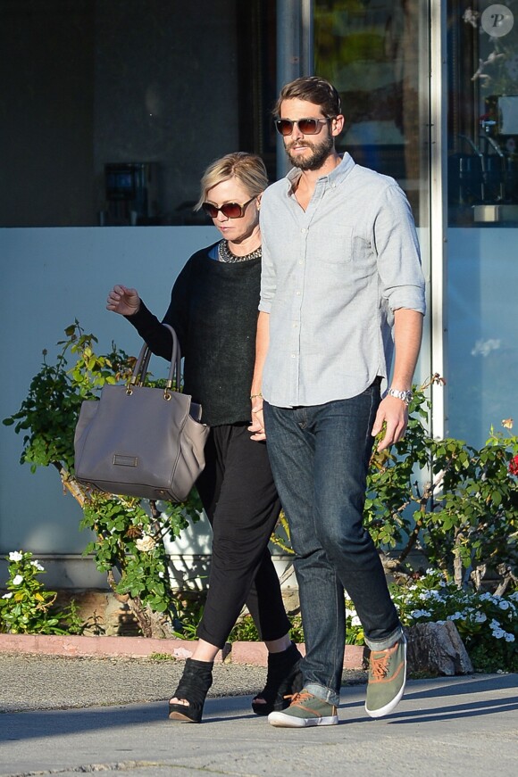 Jennie Garth et Dave Abrams vont dîner à Studio City, Los Angeles, le 10 avril 2015