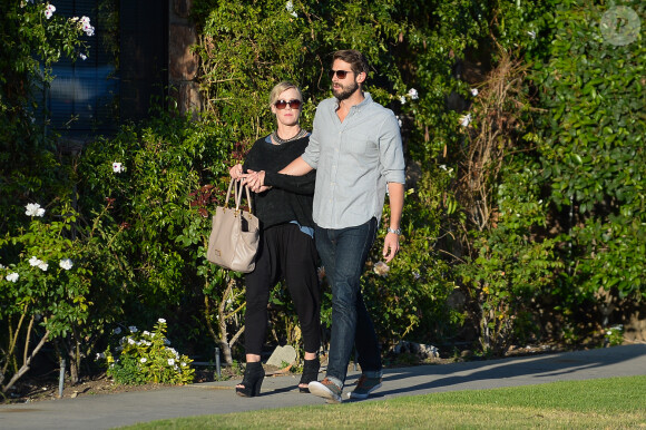 Jennie Garth et Dave Abrams vont dîner à Studio City, Los Angeles, le 10 avril 2015