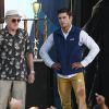 Zac Efron et Robert De Niro, torse nu, sur le tournage du film "Dirty Grandpa" à Tybee Island en Georgie, le 30 avril 2015 Actors Zac Efron and Robert De Niro take off their shirts for a "Flex Off" contest for a scene in their new movie "Dirty Grandpa" on April 30, 2015 in Tybee Island, Georgia.30/04/2015 - Tybee Island