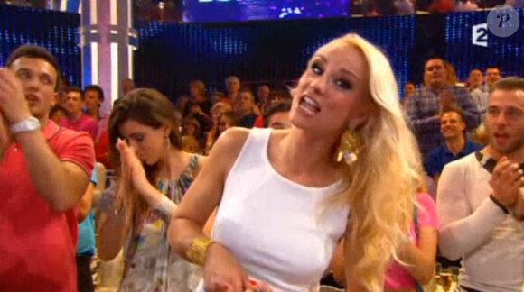 Elodie Gossuin dans Les années bonheur (France 2), samedi 2 mai 2015.