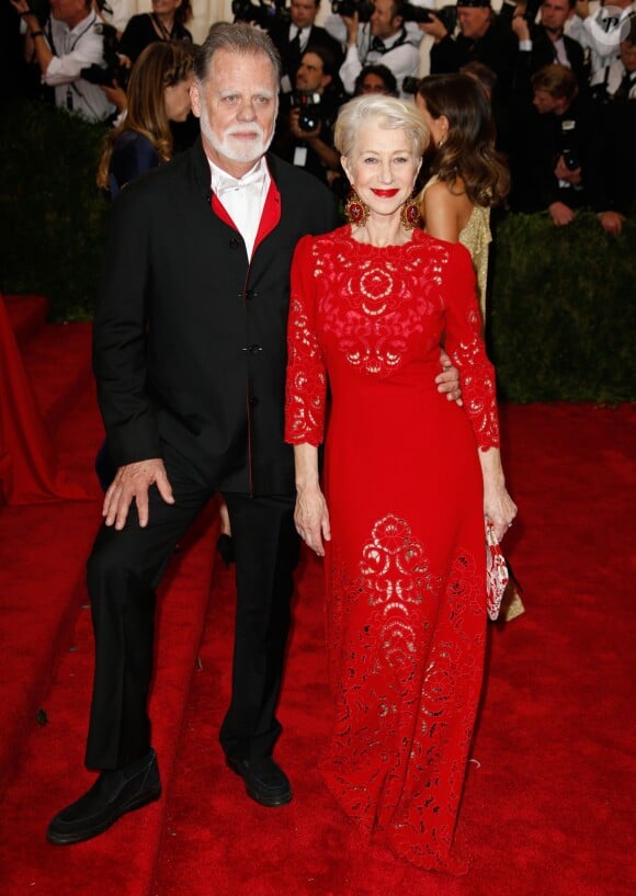 Taylor Hackford et sa femme Helen Mirren - Soirée Costume Institute Gala 2015 (Met Ball) au Metropolitan Museum célébrant l'ouverture de Chine : "China, Through the Looking Glass", à New York le 4 mai 2015
