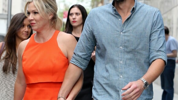 Jennie Garth : Radieuse au bras de son fiancé, elle partage ses conseils déco !