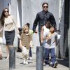Brad Pitt, Angelina Jolie et leur six enfants à la Nouvelle-Orléans, le 20 mars 2011.