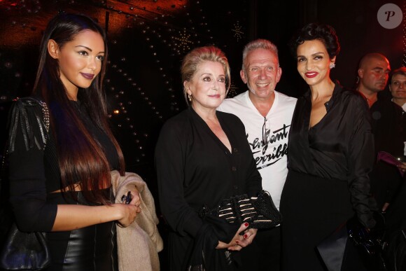 Nabilla Benattia, Catherine Deneuve, Jean Paul Gaultier et Farida Khelfa au Paradis Latin à Paris, le 28 septembre 2013.