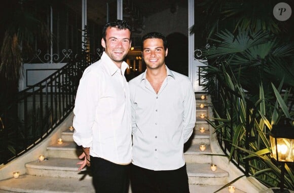 Xavier Anthony et son frère Cédric à Saint-Tropez, le 6 août 2001