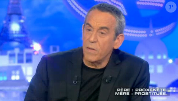Thierry Ardisson présente Salut les Terriens ! sur Canal+, le samedi 9 mai 2015.