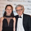 Woody Allen et sa femme Soon-Yi - Soirée du film "L'homme irrationnel" de Woody Allen sur la plage du Martinez, parrainée par Chopard, lors du 68e Festival international du film de Cannes. Le 15 mai 2015