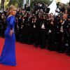 Jane Fonda (robe Atelier Versace) - Montée des marches du film "The Sea of Trees" (La Forêt des Songes) lors du 68e Festival International du Film de Cannes, le 16 mai 2015.