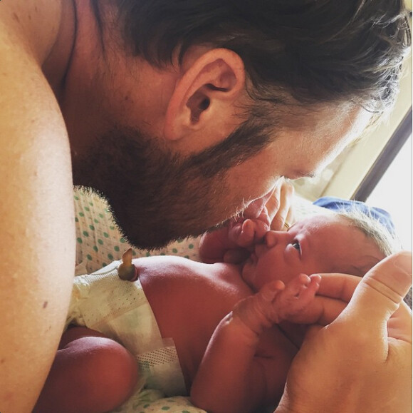 Bode Miller et son petit garçon, photo publiée sur le compte Instagram de la jeune maman Morgan Beck, le 18 mai 2015