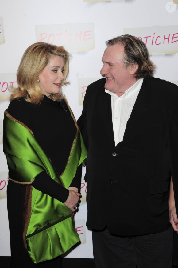 Gérard Depardieu et Catherine Deneuve lors de l'avant-première de Potiche le 2 novembre 2010