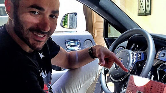 Karim Benzema arrêté sans permis : La star des Bleus dément avec le sourire