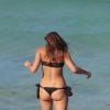 Le mannequin Keleigh Sperry (petite amie de l'acteur Miles Teller) se baigne sur une plage de Miami. Le 19 mai 2015.