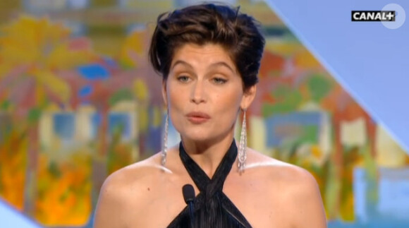 Laetitia Casta remet le Prix du jury dy 68e Festival de Cannes, le 24 mai 2015.