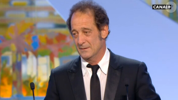 Vincent Lindon, pour La Loi du Marché, remporte le Prix d'interprétation masculine du 68e Festival de Cannes.