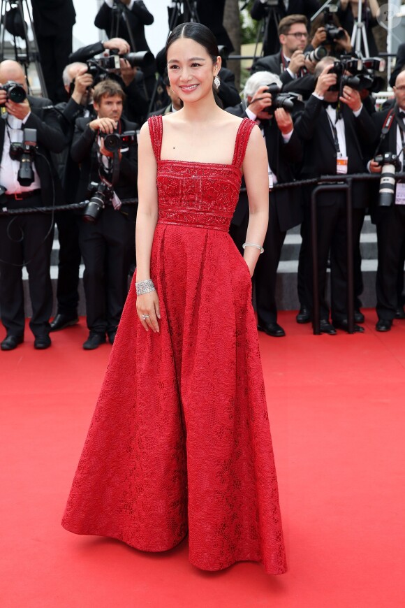 Zhou Yun - Montée des marches du film "La Glace et le Ciel" pour la cérémonie de clôture du 68e Festival du film de Cannes le 24 mai 2015