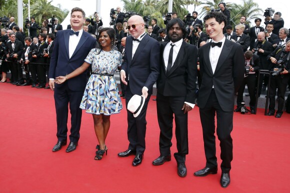Kalieaswari Srinivasan, Jacques Audiard, Jesuthasan Antonythasan - Montée des marches du film "La Glace et le Ciel" pour la cérémonie de clôture du 68e Festival du film de Cannes le 24 mai 2015