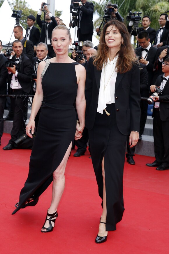 Maïwenn Le Besco et Emmanuelle Bercot - Montée des marches du film "La Glace et le Ciel" pour la cérémonie de clôture du 68e Festival du film de Cannes, le 24 mai 2015.