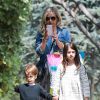 Sarah Michelle Gellar et ses enfants Charlotte Grace et Rocky James se rendent à la fête d'anniversaire de Keeva, la fille d'Alyson Hannigan à Los Angeles le 23 mai 2015