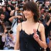Sophie Marceau (robe Nina Ricci) - Photocall du jury du 68e Festival International du Film de Cannes. Le 13 mai 2015