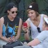 Semi-Exclusif - Kristen Stewart et sa supposée petite amie Alicia Cargile lors du 3e jour du festival Coachella Valley Music and Arts à Indio, le 19 avril 2015.