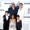 Vin Diesel avec sa femme Paloma Gimenez et leurs enfants - Vin Diesel laisse ses empreintes dans le ciment hollywoodien au TCL Chinese Theater à Hollywood, le 1er avril 2015