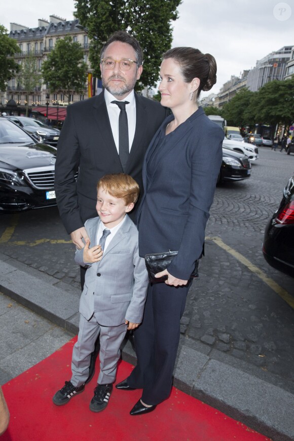 Colin Trevorrow avec sa femme et son fils - Première du film "Jurassic World" à l'Ugc Normandie à Paris le 29 mai 2015.
