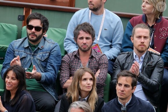 Julien Doré - People dans les tribunes lors du tournoi de tennis de Roland Garros à Paris le 29 mai 2015.