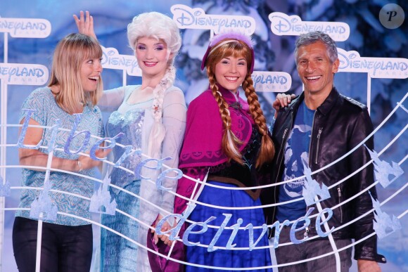 L'animateur Nagui et sa femme Mélanie Page participent au lancement de la Fête Givrée à Disneyland Paris, à Marne-la-Vallée, le 30 mai 2015.