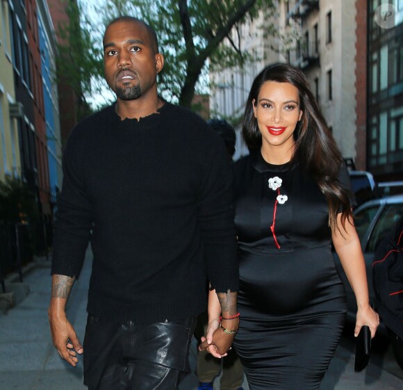 Kim Kardashian, enceinte, et Kanye West à New York, le 5 mai 2013. 