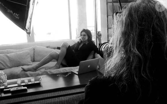 Caitlyn Jenner dans les coulisses de son shooting pour Vanity Fair, avec la photographe Annie Leibovitz.