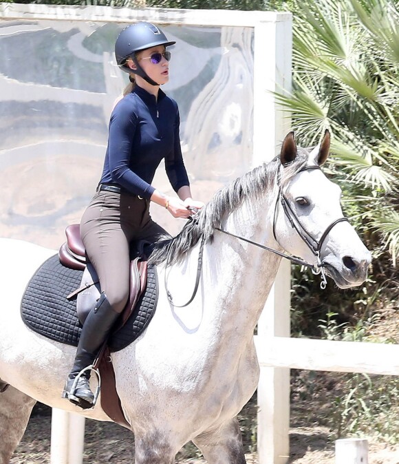 Iggy Azalea fait son entraînement d'équitation à Los Angeles. Le 11 mai 2015  