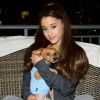 Ariana Grande s'associe à BarkBox et un refuge pour chien de Brooklyn, le 19 mars 2015 à New York