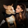 Ariana Grande s'associe à BarkBox et un refuge pour chien de Brooklyn, le 19 mars 2015 à New York