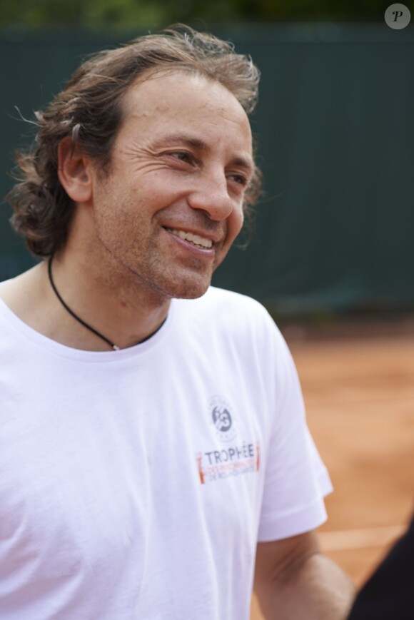 Philippe Candeloro lors de la deuxième journée du Trophée des personnalités à Roland-Garros, le mercredi 3 juin 2015.