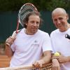 Philippe Candeloro et Jean-Michel Aphatie lors de la deuxième journée du Trophée des personnalités à Roland-Garros, le mercredi 3 juin 2015.