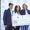 Remise du chèque à l'association d'Alice Taglioni, lors de la deuxième journée du Trophée des personnalités à Roland-Garros, le mercredi 3 juin 2015.